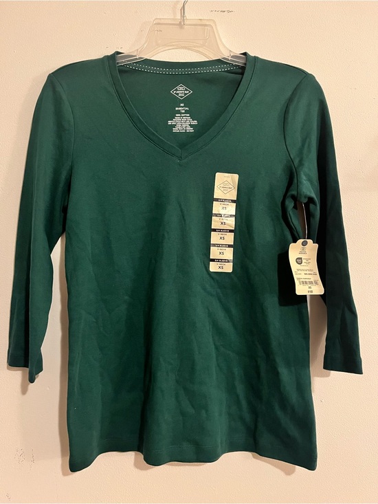 St. John's Bay Tops - Women’s Green V-Neck Long Sleeve Top St John’s Bay Size XS 100% Cotton